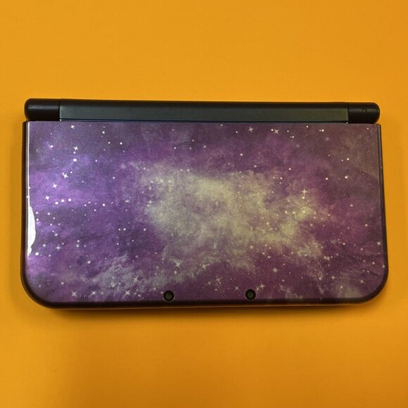 Galaxy Purple New Nintendo 3DS XL + 128GB Full Included - Lots of Games (2000+) - Picture 1 of 4
